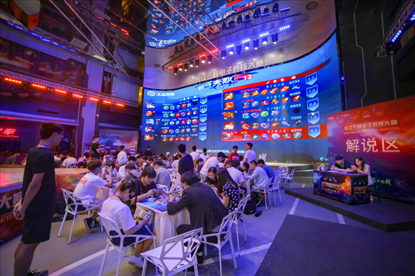 EDG官宣Jiejie离队，至此S11 EDG冠军五人组全部离队