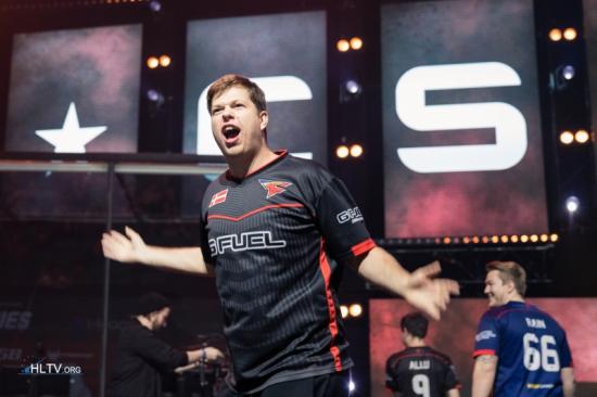 G2官宣：正式告别主教练GrabbZ、分析师Duffman